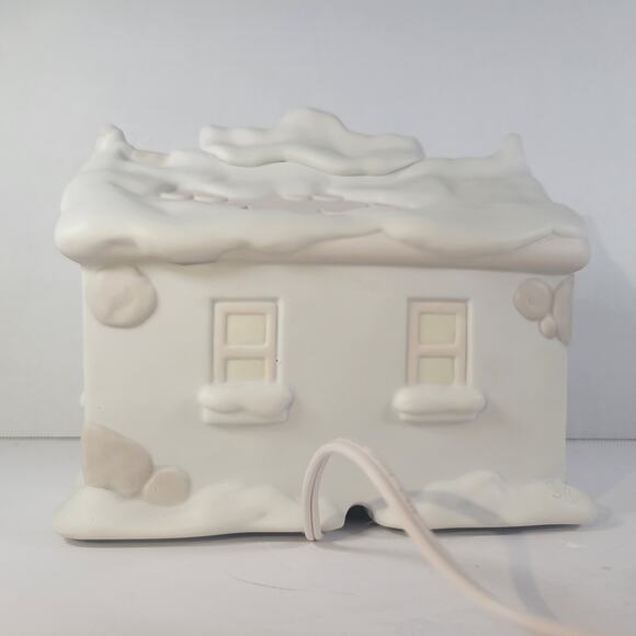 Precious Moments Sugar Town Lighted Train Station Figurine Enesco 150150 1995 - Picture 9 of 16